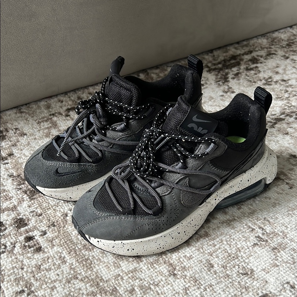 Nike Air Max Viva ‘Black’ - Size 5 Women